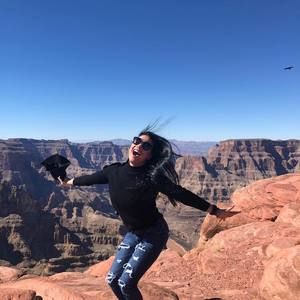 Meet your Posher, Evelyn